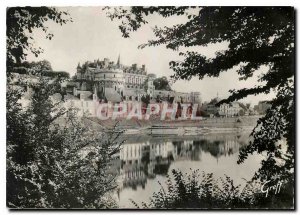 Postcard Modern Amboise L and L Le Chateau eneadre in the countryside