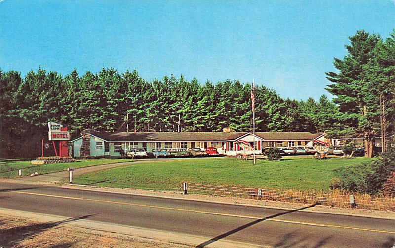 Raymond ME Dumar Lodge Motel Old Cars Postcard