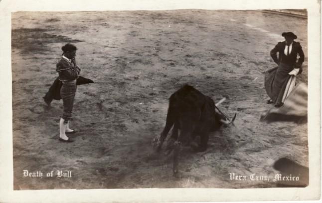 MEXICO   VERACRUZ   BULL FIGHT  RPPC postcard