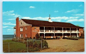 OGUNQUIT, Maine ME ~ Roadside DOLPHIN POST MOTEL Jules Voignier c1960s  Postcard