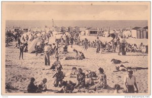 La Plage, Het Strand, De Panne, West Flanders, Belgium, PU-1954