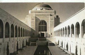 Australia Postcard - Australian War Memorial - Canberra - Ref TZ10313