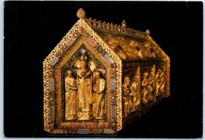 Postcard - Reliquary chest ('Noodkist'), Basilica of St. Servatius - Netherlands