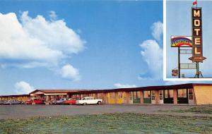 SWIFT CURRENT, Saskatchewan Canada  RAINBOW MOTEL  Roadside  c1960's Postcard