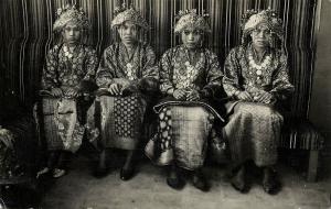 indonesia, SUMATRA, Beautiful Native Minangkabau Girls in Costumes (1910s) RPPC