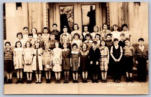 K48/ Rahway New Jersey RPPC Postcard c1936 Scudders School Students 527