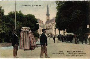 CPA AIX-les-BAINS - Les Porteurs - Place des Thermes (659122)