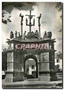 Postcard Modern Britain Pleyben (Finistere) Calvary from 1555 one of the olde...