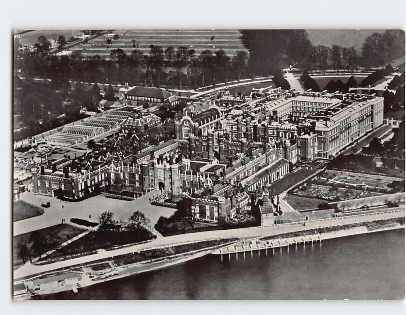 Postcard Aerial View, Hampton Court Palace, Molesey, England