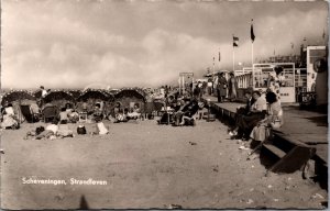 Netherlands Scheveningen Strandleven Vintage RPPC C019