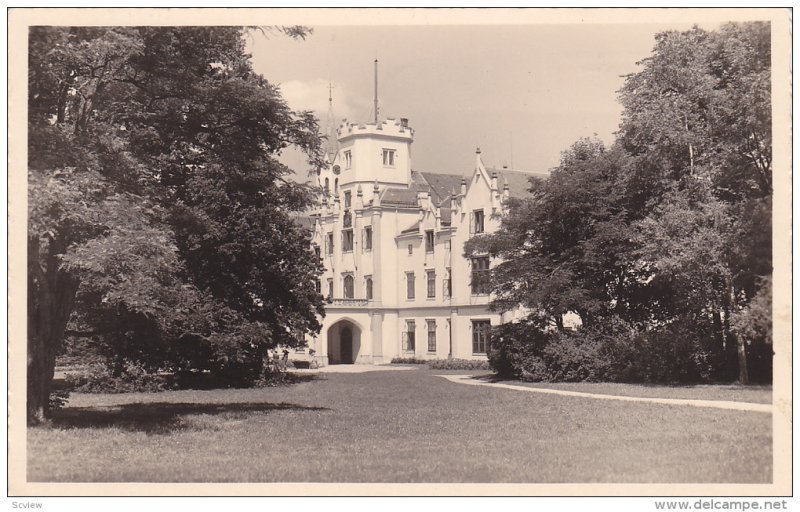 RP: Sanatorium Vraz u Pisku , Czech Republic , 20-30s