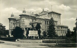 Postcard Hungary Kaposvar csiky gergely szinhaz architecture house statue