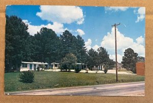 VINT 196? USED POSTCARD - THE DIANE COURT, NEAR GRIFFIN, GEORGIA