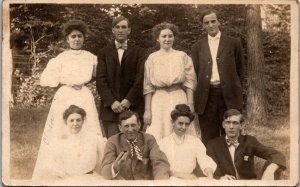 Real Photo Couples Posing 1907