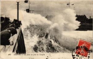 CPA DIEPPE-La Jetée un Jour de Tempete (347412)