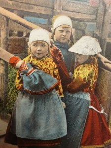 Postcard Young Dutch Girls Traditional Dress Outfits Holland Unposted 2549