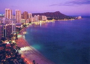 VINTAGE POSTCARD CONTINENTAL SIZE WAIKIKI & DIAMOND HEAD EVENING VIEW HAWAII