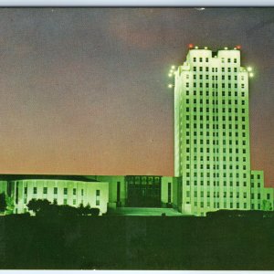 c1970s Bismarck, ND Night State Capitol 1933 Art Deco Skyscraper Chrome PC A310