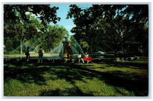 The Meyer Circle Fountain Kansas City Missouri MO, Water Fountain Postcard