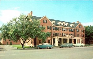 Lyndonville, VT Vermont  THE DARLING INN  Hotel~50's Cars  ADVERTISING Postcard
