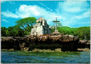 VINTAGE CONTINENTAL SIZE POSTCARD PUNTA CRUZ AT BOHOL PHILLIPINES 1970s