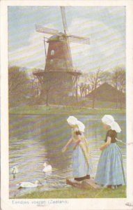 Sweden Eendjes voeren Zeeland Girl Feeding Swans & Windmill 1954