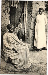 PC TANANARIVE FEMME DILANT LA SOIE ETHNIC TYPES MAGADASCAR (a30063)