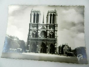 Vintage Postcard Paris ET SES Mersveilles Cathedrole Notre Dame et le parvis Guy