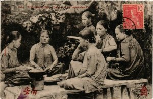 CPA AK INDOCHINA Cochinchine Le repas des Femmes VIETNAM (958236)