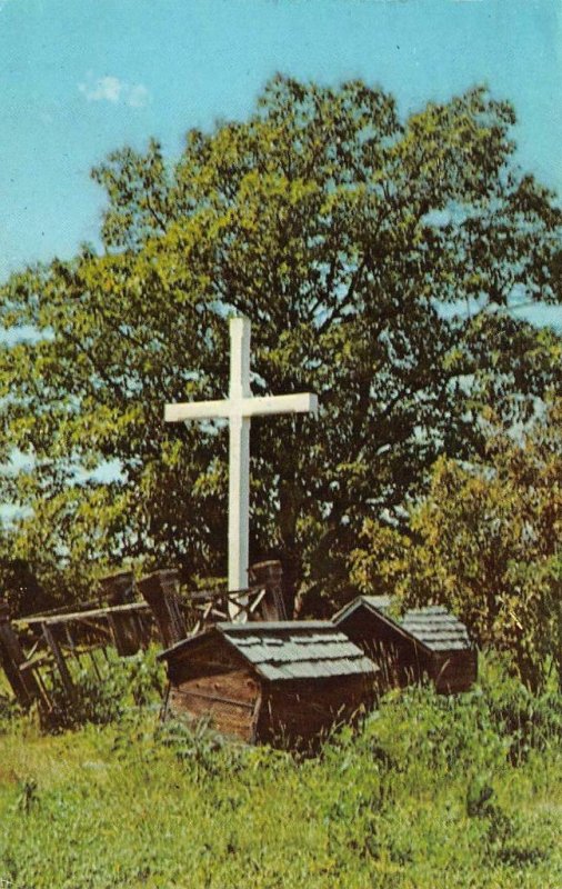 LA POINTE, Wisconsin WI   INDIAN GRAVEYARD~CROSS Madeline Island  1964 Postcard