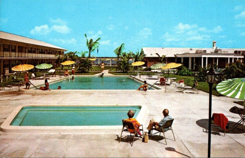 Florida Fort Myers Ramada Inn Swimming Pool