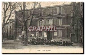 Trets Postcard Old City Hall (children)