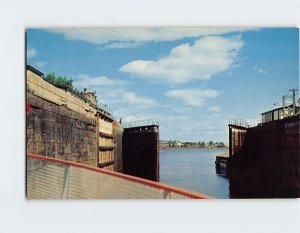 Postcard The Canadian Lock, Canada