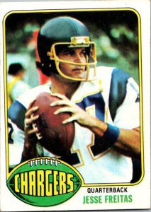 1976 Topps Football Card Jesse Freitas San Diego Chargers sk4508