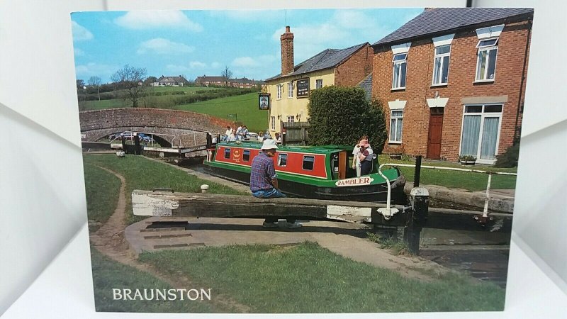 Vintage Postcard Grand Union Canal Braunston Locks Admiral Nelson Inn