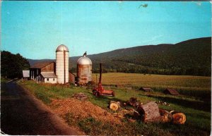 Postcard FARM SCENE Bonaparte Iowa IA AK3527