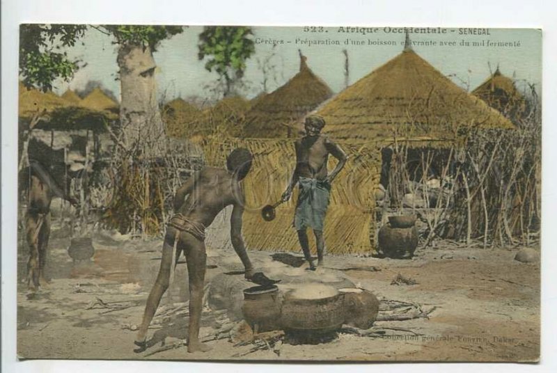 438951 FRENCH Africa SENEGAL preparation an intoxicating drink Semi-nude woman