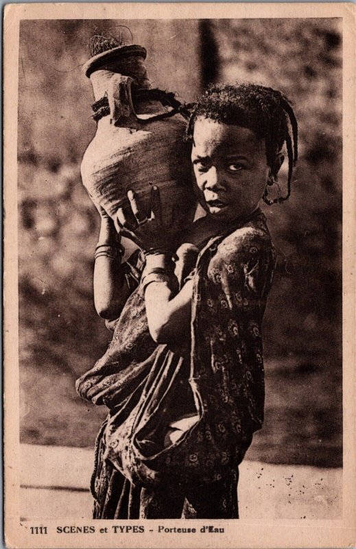 Africa Scenes et Types Porteuse d'Eau Native Girl Vintage Postcard  C012