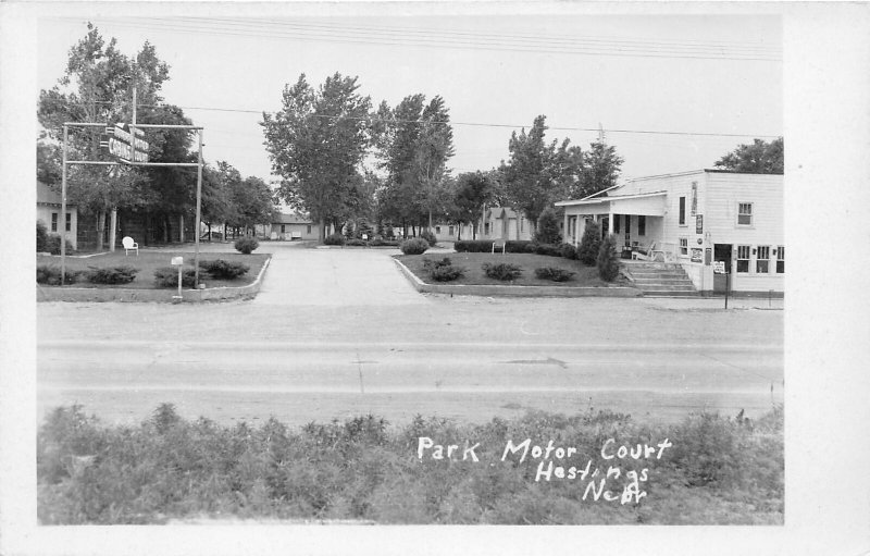 F56/ Hastings Nebraska RPPC Postcard c1940s Park Motor Court