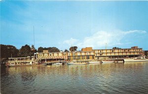 Greenwich Connecticut c1966 Postcard Showboat Motor Inn