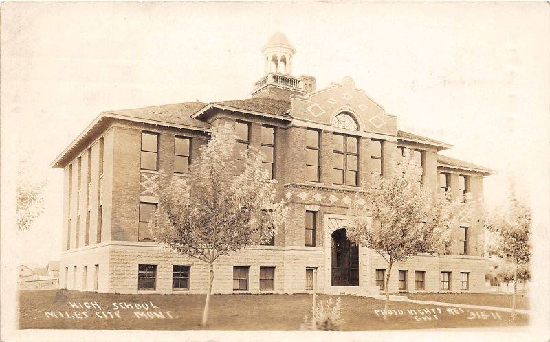 J33/ Miles City Montana RPPC Postcard c1910 High School Building  224