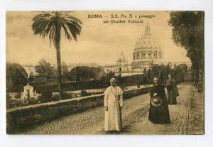 286820 ITALY ROME Pope Pius X walking in the Vatican Gardens Vintage postcard