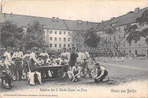 BG19970 gruss aus berlin kaserne des 2 garde regts zu fuss bike  germany