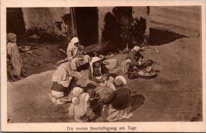 Romania Die Meiste Beschäftigung am Tage Vintage Postcard C075