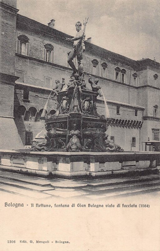 Italy Bologna Il Nettuno Fontana di Gian Bologna vintage postcard