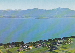 Germany Gollenshausen am Chiemsee Blick auf Hochgern Hochfelln und Sonntagshorn