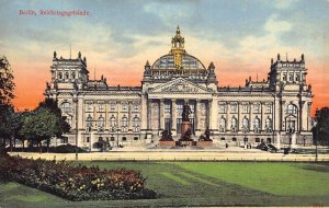 A021 Germany Berlin Reichstagsgebaeude vintage postcard