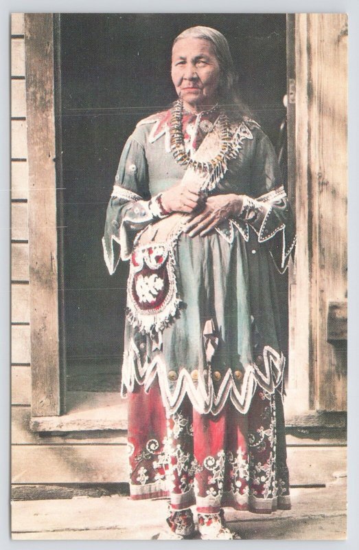 Native American~c1977~Eastern Chippewa Matriarch~Elderly Indian Woman~In Doorway 