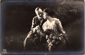 Romantic Couple Vintage RPPC C004