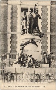 CPA LAON Le monument des trois (157381)